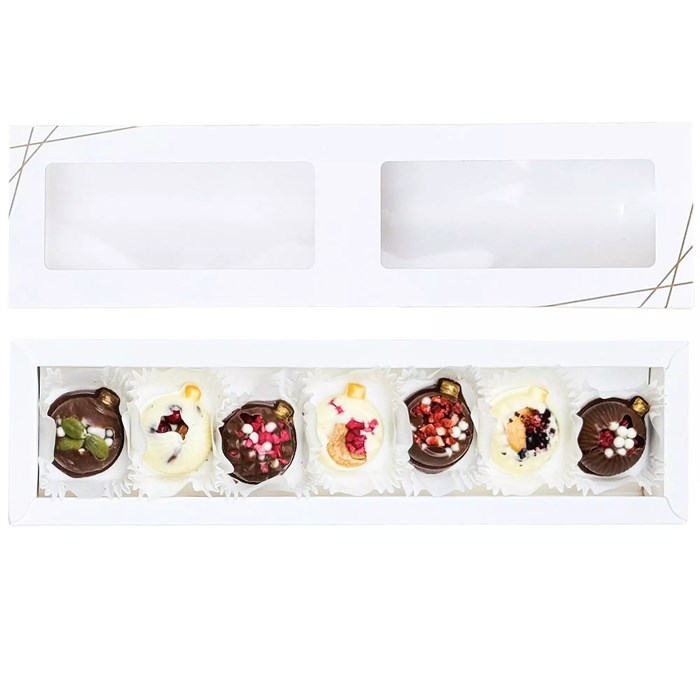 Изделие из шоколада в форме елочных шаров 22052.00