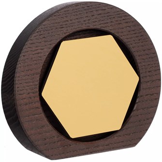 {{photo.Alt || photo.Description || 'Стела Constanta Dark, с золотистым шестигранником'}}