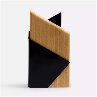 {{photo.Alt || photo.Description || 'Стела Majestas'}}