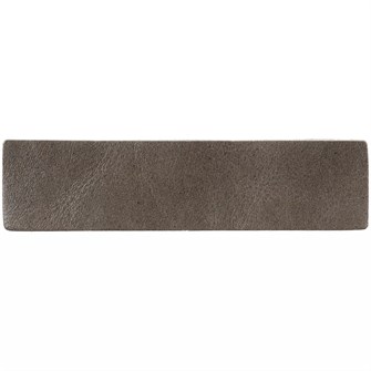 {{photo.Alt || photo.Description || 'Лейбл кожаный Pasek, серый'}}