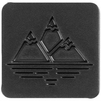 {{photo.Alt || photo.Description || 'Шильдик на резинку Band, горы'}}