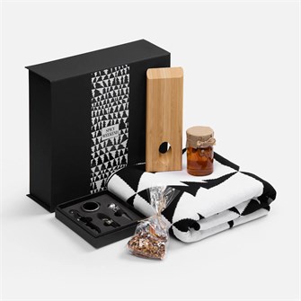 {{photo.Alt || photo.Description || 'Набор Spicy Weekend'}}