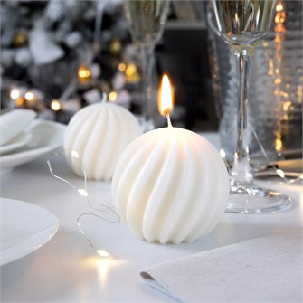 {{photo.Alt || photo.Description || 'Свеча Glowberry, белый'}}