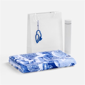 {{photo.Alt || photo.Description || 'Набор «Год чудес», белый'}}