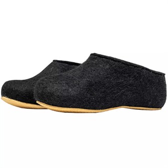 {{photo.Alt || photo.Description || 'Домашние валенки Cant, черные'}}