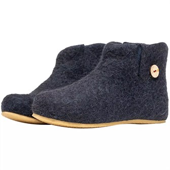 {{photo.Alt || photo.Description || 'Домашние валенки Wild, темно-синие (клякса)'}}