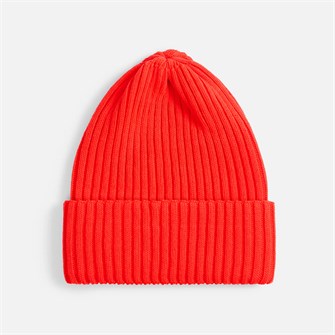 {{photo.Alt || photo.Description || 'Шапка Yong, ярко-красная (кармин)'}}