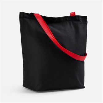 {{photo.Alt || photo.Description || 'Шопер B5, черный с красными ручками'}}