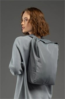 {{photo.Alt || photo.Description || 'Основа для рюкзака B2, серая'}}